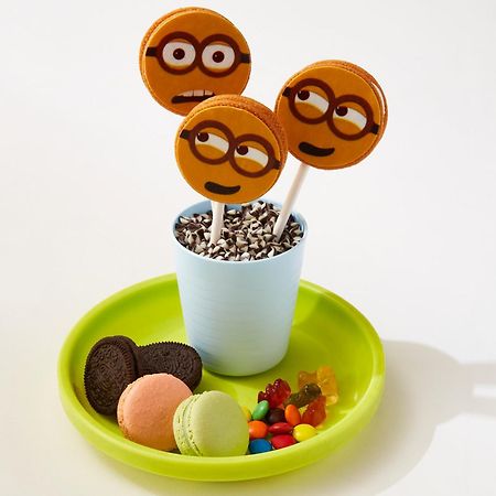 Conrad Bangkok Banguecoque Exterior foto Minion-themed desserts