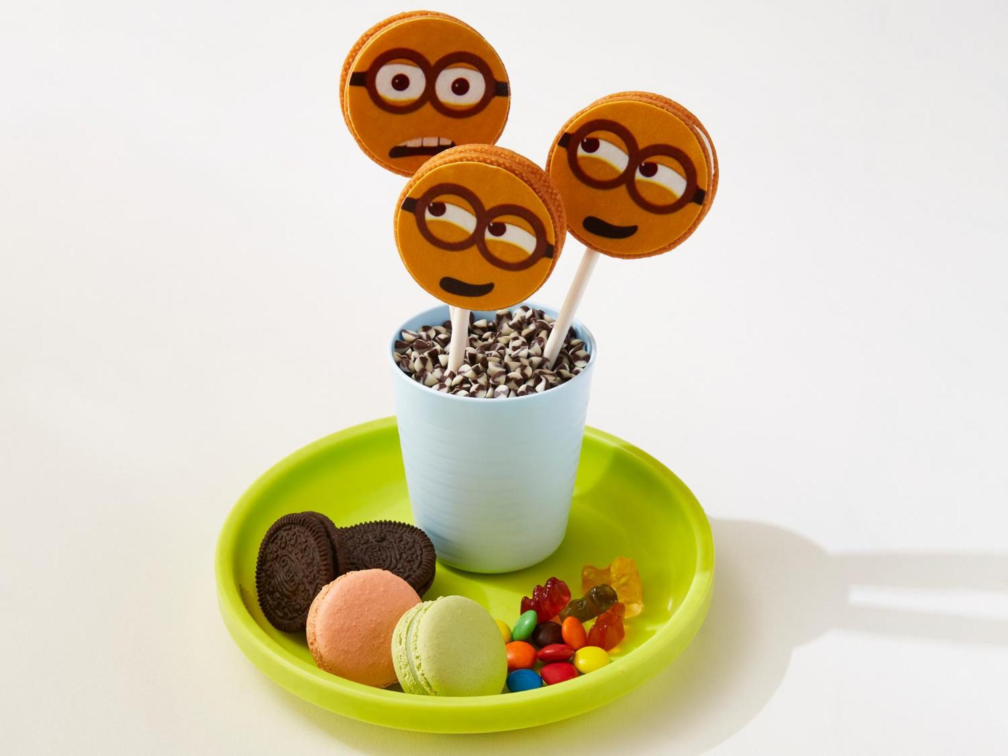 Conrad Bangkok Banguecoque Exterior foto Minion-themed desserts